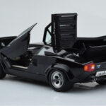 Lamborghini Countach LP5000S Juodas AUTOart 1:18 - image 3 of 10
