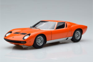 Lamborghini Miura SV Oranžinis AUTOart 1:18