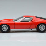 Lamborghini Miura SV Raudonas AUTOart 1:18 - image 5 of 8