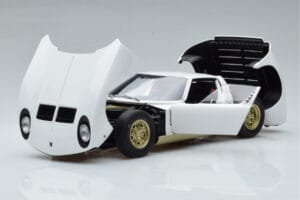 Lamborghini Miura SV Baltas AUTOart 1:18 74544 Metalas - nuotrauka 2 iš 8