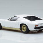 Lamborghini Miura SV Baltas AUTOart 1:18 - image 7 of 8