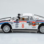 Lancia 037 Martini #8 A. Bettega / M. Perissinot Safari Rally 1985 Kyosho 1:18 - image 5 of 8