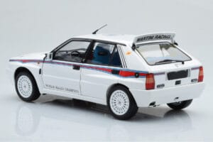 Lancia Delta HF Integrale 6 Baltas Kyosho 1:18 08344E Metalas - nuotrauka 7 iš 8