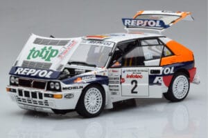 Lancia Delta HF Integrale Evoluzione #2 C. Sainz / L. Moya Tour de Corse 1993 Kyosho 1:18 08348J Metalas - nuotrauka 2 iš 9