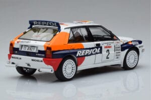 Lancia Delta HF Integrale Evoluzione #2 C. Sainz / L. Moya Tour de Corse 1993 Kyosho 1:18 08348J Metalas - nuotrauka 3 iš 9