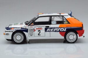 Lancia Delta HF Integrale Evoluzione #2 C. Sainz / L. Moya Tour de Corse 1993 Kyosho 1:18 08348J Metalas - nuotrauka 4 iš 9