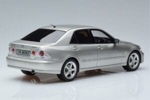 Lexus IS200 XE10 Sidabrinis Otto 1:18 OT991 Derva - nuotrauka 2 iš 6