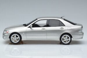 Lexus IS200 XE10 Sidabrinis Otto 1:18 OT991 Derva - nuotrauka 3 iš 6