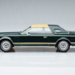 Lincoln Continental Mark V Tamsiai Žalias MCG 1:18 MCG18404 Metalas - image 3 of 6