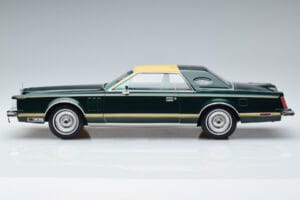 Lincoln Continental Mark V Tamsiai Žalias MCG 1:18 MCG18404 Metalas - nuotrauka 3 iš 6