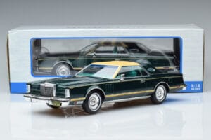 Lincoln Continental Mark V Tamsiai Žalias MCG 1:18 MCG18404 Metalas - nuotrauka 6 iš 6