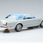 Lincoln Continental Mark V Sidabrinis MCG 1:18 - image 2 of 6