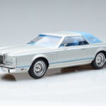 Lincoln Continental Mark V Sidabrinis MCG 1:18