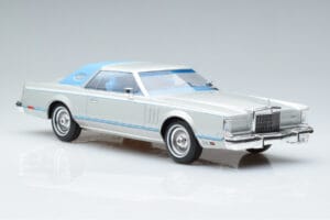 Lincoln Continental Mark V Sidabrinis MCG 1:18 MCG18403 Metalas - nuotrauka 4 iš 6