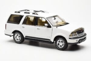 Lincoln Navigator Baltas AUTOart 1:18 72761 Metalas - nuotrauka 6 iš 8
