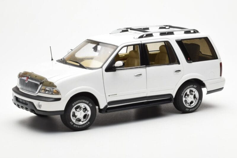 Lincoln Navigator Baltas AUTOart 1:18