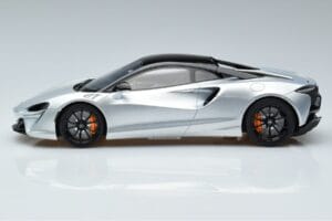 McLaren Artura Sidabrinis GT Spirit 1:18 GT873 Derva - nuotrauka 3 iš 6