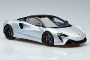 McLaren Artura Sidabrinis GT Spirit 1:18 GT873 Derva - nuotrauka 4 iš 6