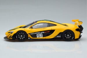McLaren P1 GTR Geltona Su Žaliomis Juostomis AUTOart 1:18 81544 Kompozitas - nuotrauka 4 iš 7