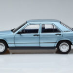 Mercedes 190E W201 Šviesiai Mėlynas Norev 1:18 - image 4 of 7