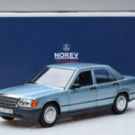 Mercedes 190E W201 Šviesiai Mėlynas Norev 1:18 - image 7 of 7