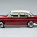 Mercedes 200 W110 Raudonas Norev 1:18 - image 5 of 7