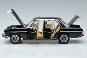 Mercedes 200 W115 Riboto Tiražo Leidimas Norev 1:18 183775 Metalas - nuotrauka 4 iš 8