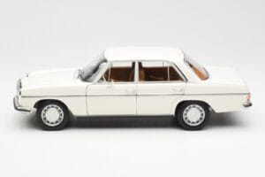 Mercedes 200 W115 Baltas Norev 1:18 183770 Metalas - nuotrauka 4 iš 8