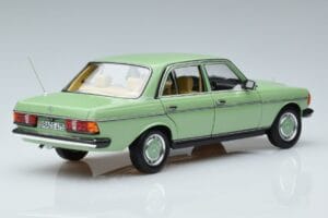 Mercedes 200 W123 Žalias Norev 1:18 183796 Metalas - nuotrauka 3 iš 7