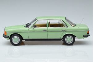 Mercedes 200 W123 Žalias Norev 1:18 183796 Metalas - nuotrauka 4 iš 7