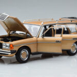Mercedes 200T S123 Smėlinis Norev 1:18 - image 2 of 9