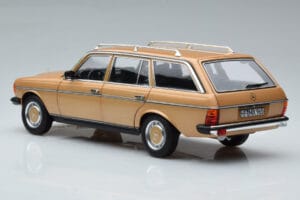 Mercedes 200T S123 Smėlinis Norev 1:18 183738 Metalas - nuotrauka 7 iš 9