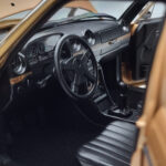 Mercedes 200T S123 Smėlinis Norev 1:18 - image 8 of 9