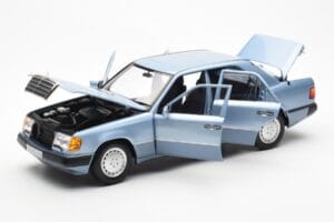 Mercedes 230E W124 Šviesiai Mėlynas Metallic Norev 1:18 183945 Metalas - nuotrauka 2 iš 8