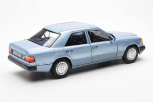 Mercedes 230E W124 Šviesiai Mėlynas Metallic Norev 1:18 183945 Metalas - nuotrauka 3 iš 8
