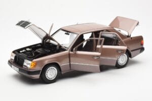 Mercedes 230E W124 Rosewood Metallic Pardavėjo Leidimas Norev 1:18 B66040697 Metalas - nuotrauka 2 iš 8