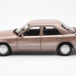 Mercedes 230E W124 Rosewood Metallic Pardavėjo Leidimas Norev 1:18 - image 4 of 8