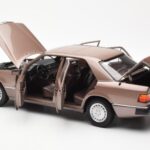 Mercedes 230E W124 Rosewood Metallic Pardavėjo Leidimas Norev 1:18 - image 5 of 8
