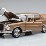 Mercedes 250 SE Coupe W111 Auksinė Metalinė Norev 1:18 - image 2 of 7