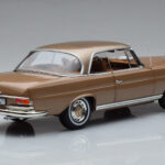 Mercedes 250 SE Coupe W111 Auksinė Metalinė Norev 1:18 - image 3 of 7