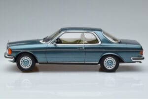 Mercedes 280 CE C123 Mėlynas Otto 1:18 OT627 Derva - nuotrauka 3 iš 6