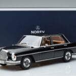 Mercedes 280 SE W108 Juodas Norev 1:18 183762 Metalas - image 7 of 7