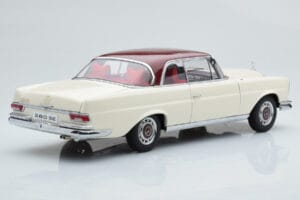 Mercedes 280 SE W108 Baltas AUTOart 1:18 76287 Metalas - nuotrauka 4 iš 8