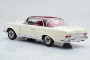 Mercedes 280 SE W108 Baltas AUTOart 1:18 76287 Metalas - nuotrauka 7 iš 8