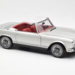 Mercedes 280 SL W113 Pagoda Sidabrinis Schuco 1:18 - image 6 of 8