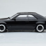 Mercedes 300 CE C124 AMG The Hammer Juodas Otto 1:18 - image 3 of 6
