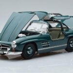 Mercedes 300 SL W198 Gullwing Žalias Norev 1:18 - image 2 of 7