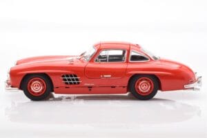 Mercedes 300 SL W198 Gullwing Raudonas Minichamps 1:18 110037211 Metalas - nuotrauka 4 iš 8
