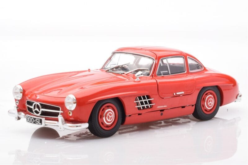 Mercedes 300 SL W198 Gullwing Raudonas Minichamps 1:18