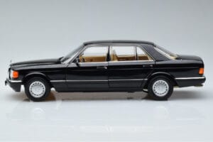 Mercedes 560 SEL W126 Juodas Norev 1:18 183793 Metalas - nuotrauka 4 iš 7